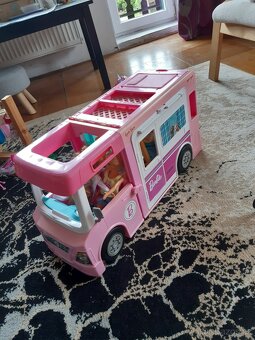 Barbie karavan a spousta doplňků - 2