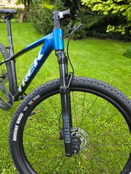 Trek Marlin 8 barva černo - modrá, velikost M/L - unisex - 2
