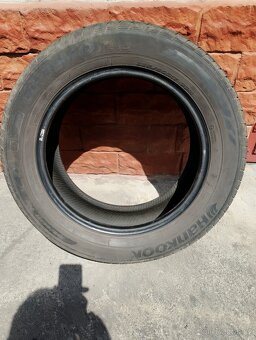 Pneu 225/60 R17 99H - 2