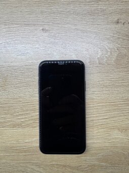 iPhone 11 64GB - 2