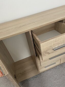 Pěkná moderní komoda - 2