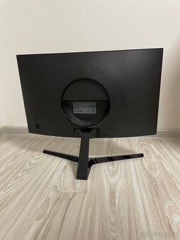 Samsung monitor C24RG50FQU - 2
