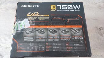 Zdroj GIGABYTE UD750GM - 750W Gold (GP-UD750GM) černý - 2