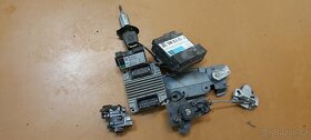 Opel řídící jednotka motoru Z16XEP 77kW 16 16V - 2