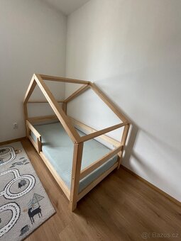 Dětská domečková postel z masivu s matrací 180x90 - 2