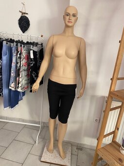 Figurína plussize, plnoštíhlá 44/46 vybavení obchodu - 2