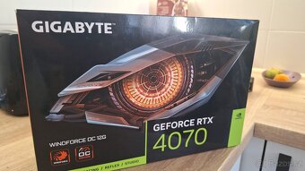 GIGABYTE GeForce RTX 4070 WINDFORCE OC - 2