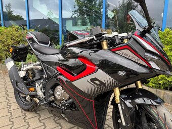 QJ MOTOR SRK 125R 2025 800km - 2
