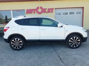 Nissan Qashqai 2.0 dCi 4x4/Panorama/1Maj/NAVI - 2