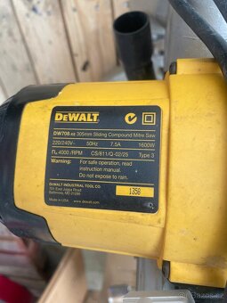 Pokosová pila s oboustraným pokosem DW708 - 2