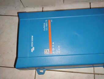 Victron energy měnič/nabíječ + příslušenství - 2