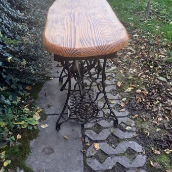 Stolek se šuplíky - 2