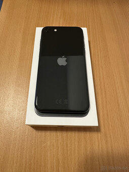 iPhone SE 2020 (2. generace) - 128 GB - 2