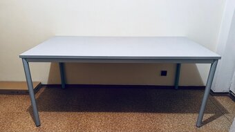 Kancelářský stůl - 2