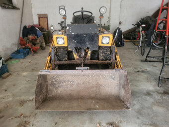 Prodám smykový nakladač - 2