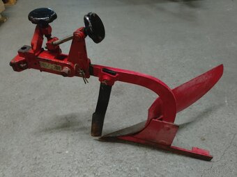 Vari jednostranný pluh pravý + nastavovací těleso - 2