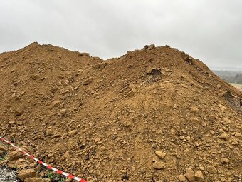 Hlína, zemina - ZDARMA - 2