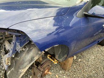 Renault fluence díly přední blatník ov460 - 2