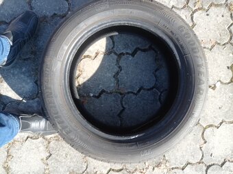 Prodám letní pneu škoda karok - 2