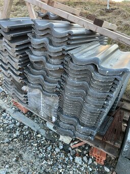 Střešní tašky Braas antracit - 2