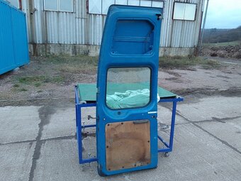 Zadní prosklené dveře na Ford Transit 1 - 2