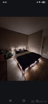 Paletová postel s nočními stolky - 2