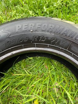 Letni pneu 195/65 R15 91v - 2