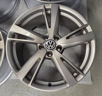 Originál 19" Audi A3 S3 RS3 5x112 VW Škoda - 2