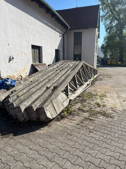 Nabízím za odvoz betonový vazník: - 2
