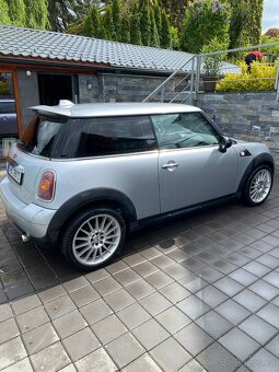 Mini Cooper One 1.4i 70kw r.v.2008 6rychlosti - 2
