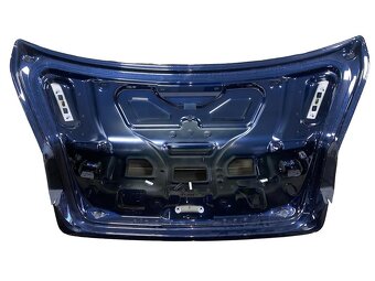 Páté dveře tmavě modrá LZ5D Audi A8 D4 4H sedan r.v. 2011 - 2