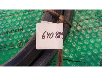 těsnění přední kapoty Škoda Fabia I (6Y) 6Y0823737B - 2
