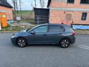 Volkswagen Golf VIII 1.0 eTSI/DSG/ČR-2. majitel/Life/28 tkm - 2