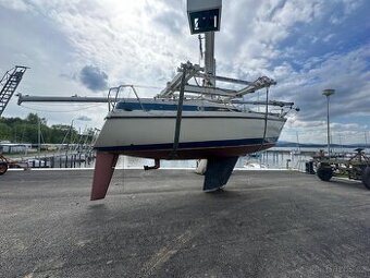 Prodám kajutovou plachetnice Bavaria 890 - 2