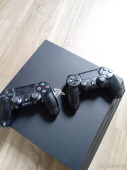 Playstation 4 PRO 1TB - 2