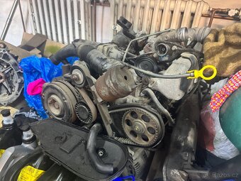 Motor +převodovka Transportér t4 2,5Tdi acv - 2