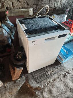 Vestavná myčka Beko - 2