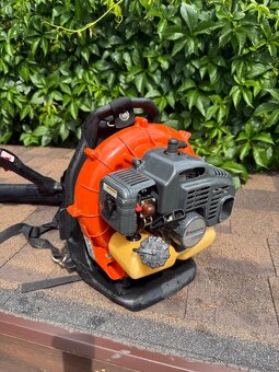 Zádový na foukač Husqvarna 125BT – TOP stav - 2