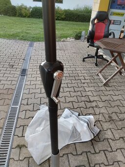 PRIDÁM slunečník včetně stojanu - 2