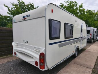 Adria Adora 542UT - TOP stav, podélné postele - 2
