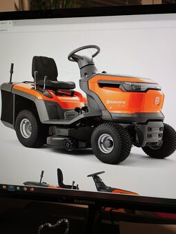 KOUPÍM zahradní traktor Husqarna - 2