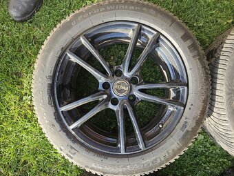 Alu kola 17" + zim. pneu 215/55 R17 – Škoda, 5x112 - 2
