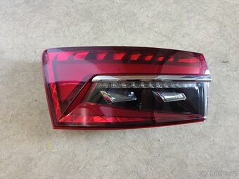 Škoda Superb 3 combi - Zadní levé světlo 3V9945207C - 2
