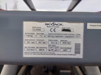 Nůžková pracovní plošina SKYJACK SJ 9250 - 2
