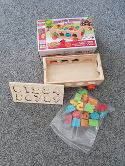 Dřevěný vozík s aktivitami - 2