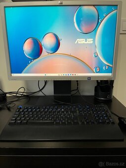 24-palcový LCD Monitor HP LP2465 včetně kabelů - 2