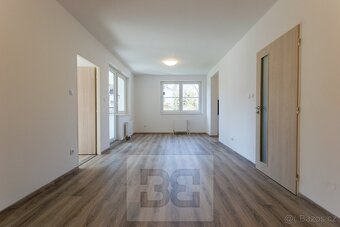Pronájem bytu 2+kk 50 m2 s balkonem v rekonstruované vile. - 2