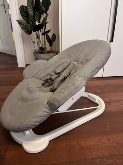 Stokke Steps Bouncer - dětské lehátko do 9 měsíců - 2