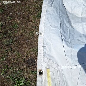 Prodám hlavní plachtu 7,8x2,8 m. - 2