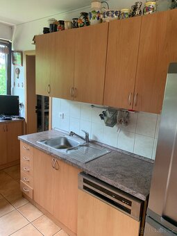 Kuchyň. Celkem 730 cm. - 2